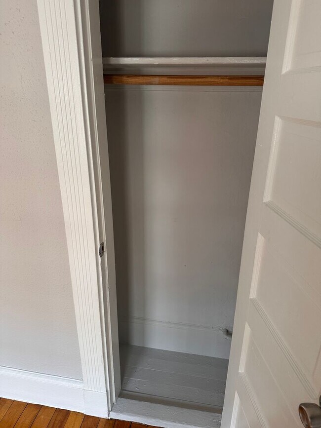 Building Photo - Great 2 bedroom apartment.