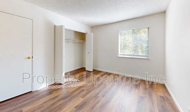 Building Photo - 1674 Bramble Pl