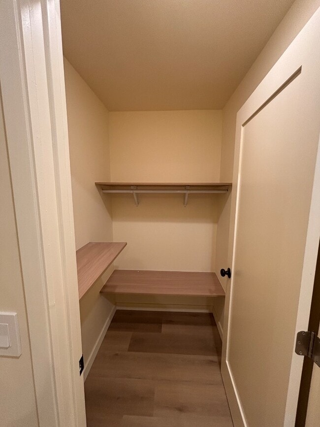 Building Photo - 2050 Meridian Ave