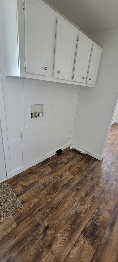 Building Photo - Ready to Move in