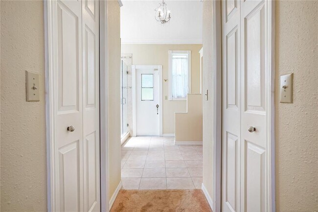 Building Photo - 458 Lytton Cir