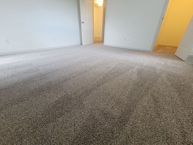Building Photo - Fresh Boulder 1 Bedroom Condo for Rent with Pool, Tennis and Fitness Center in Hunter Creek