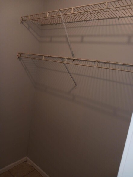 Building Photo - 6415 Sable Woods Dr E