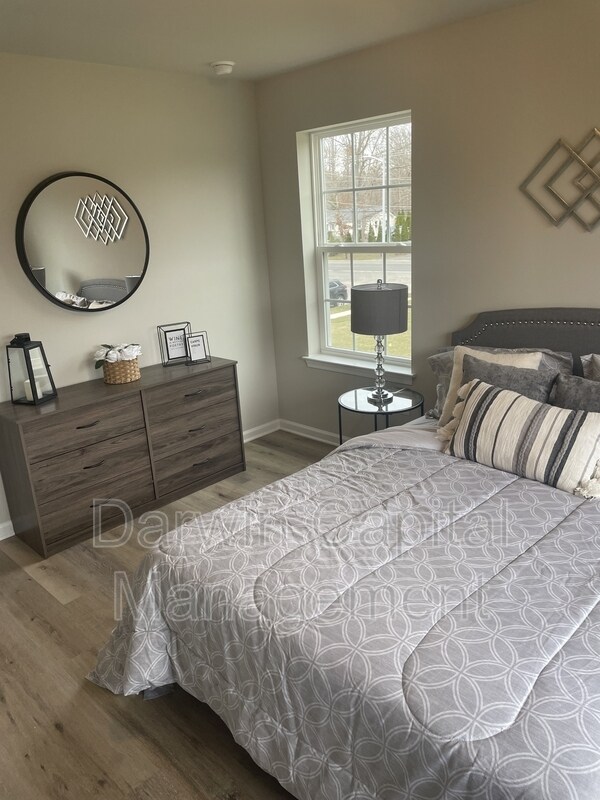 Building Photo - 385 Tuckahoe Rd