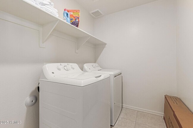 Building Photo - 20004 W Badgett Ln