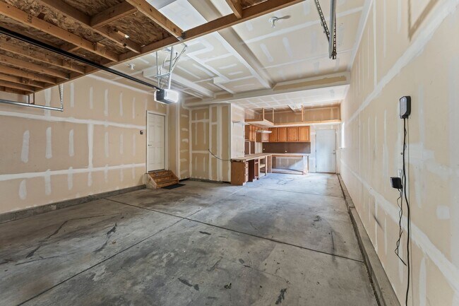 Building Photo - Wonderful Home