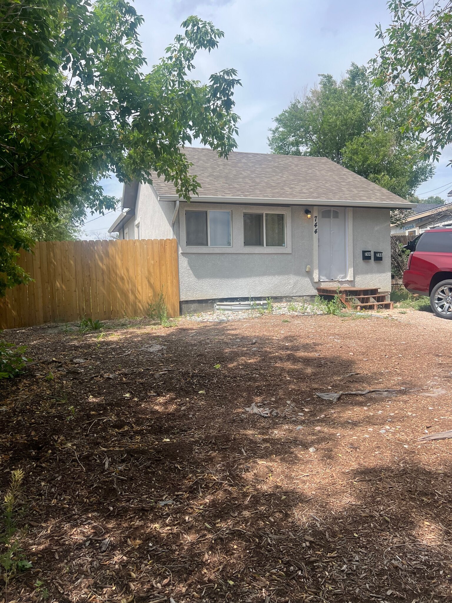 Building Photo - 744 E Costilla St