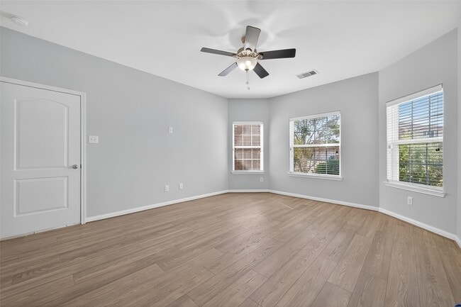 Building Photo - 5119 Harbor Palm Dr