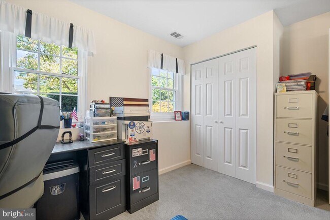 Building Photo - 1615 Spottsworth Way