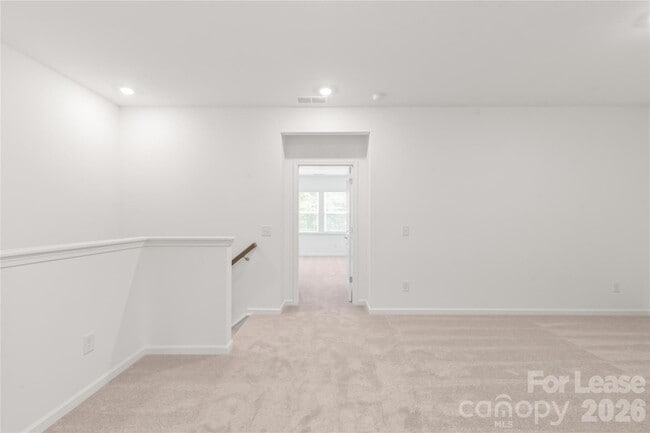Building Photo - 302 Silver Fleet Dr