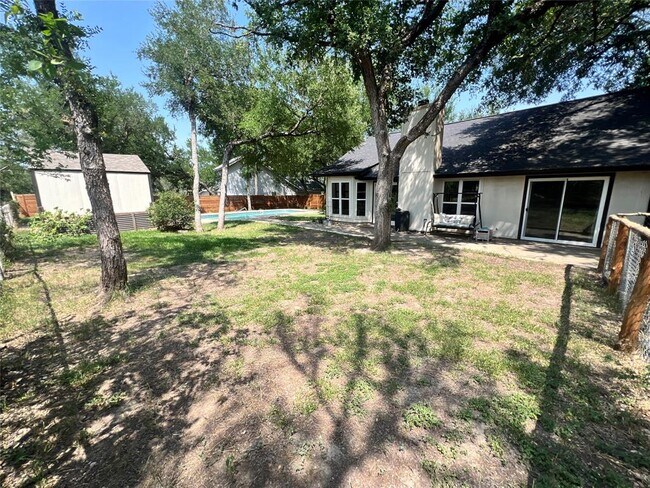 Building Photo - 124 Oak River Dr