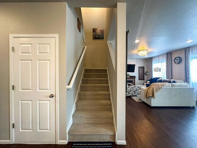 Building Photo - Meadowlark serene 4bd retreat