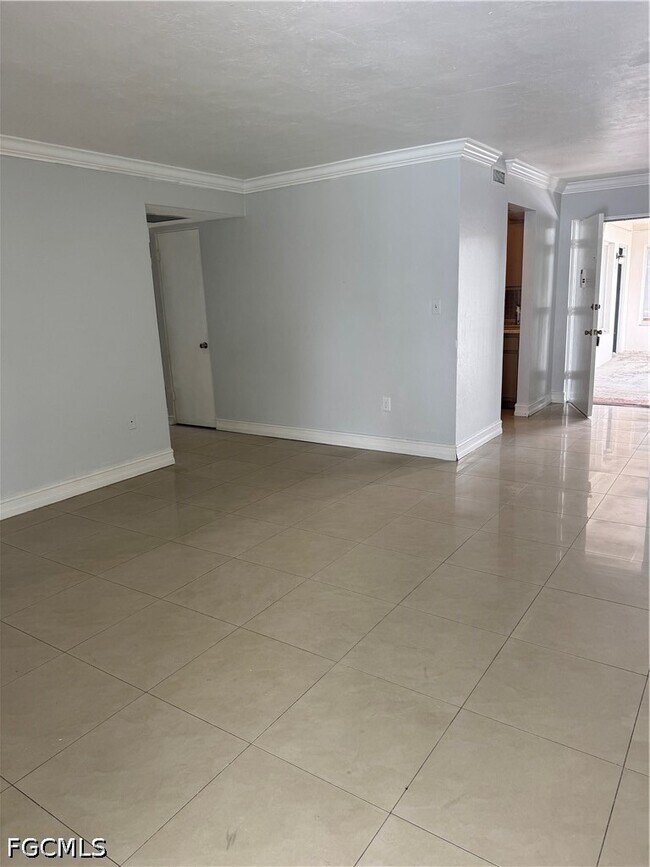 Building Photo - 1830 Maravilla Ave