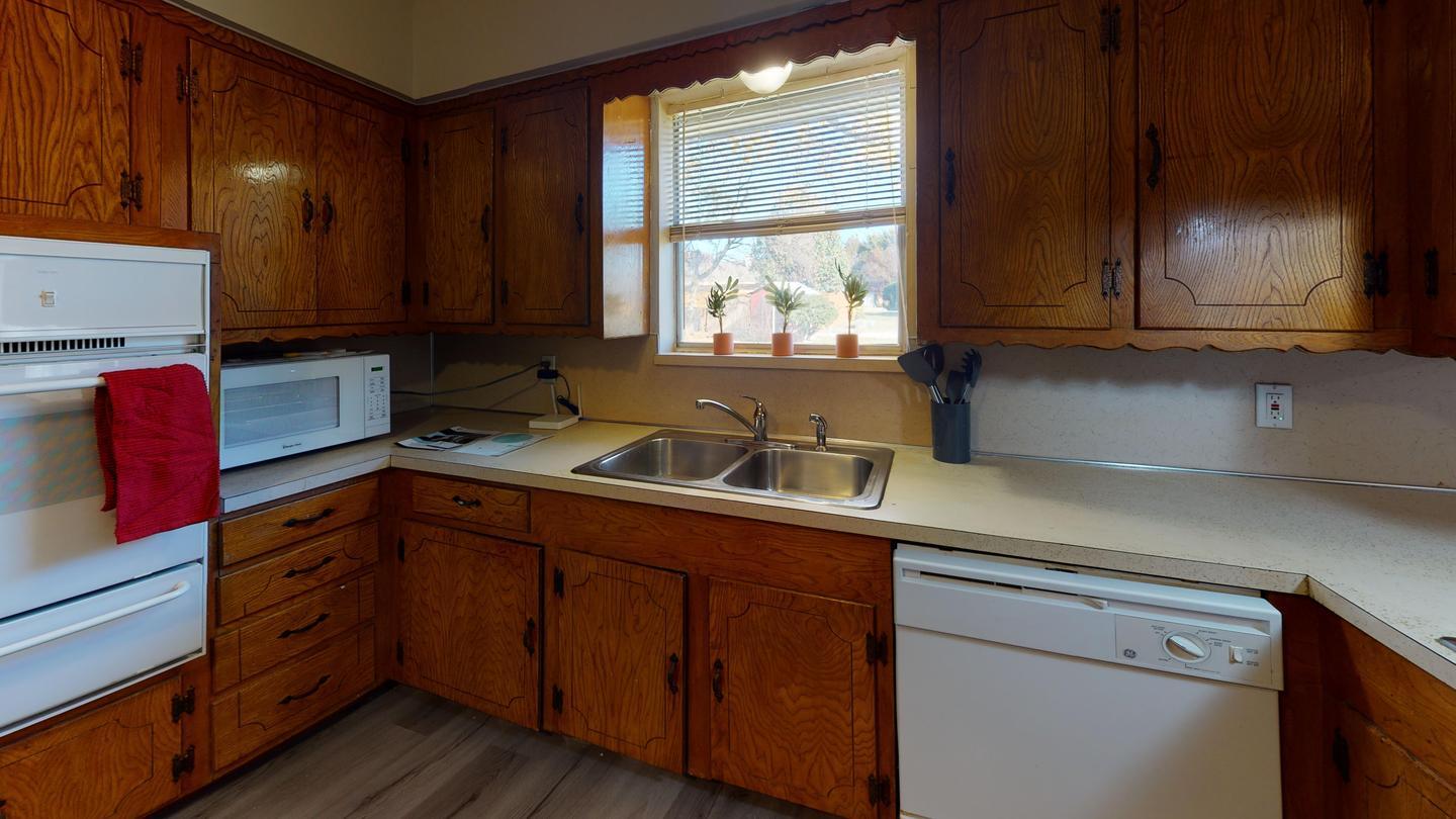 Building Photo - 4106 Skyline Dr