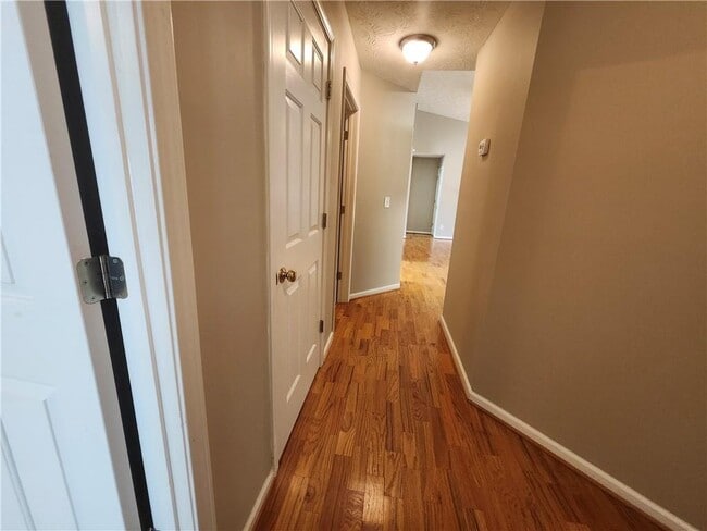 Building Photo - 1052 Ludwick Way