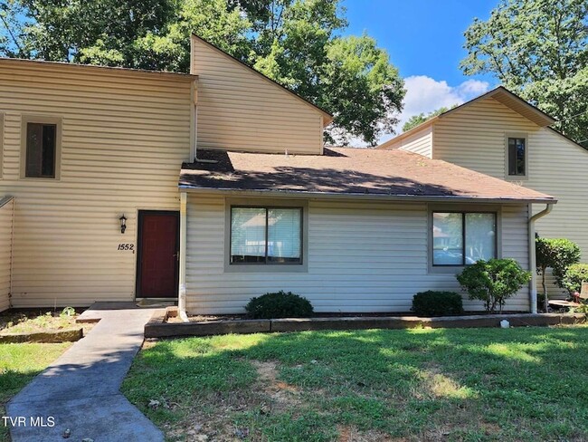 Primary Photo - 1552 Colony Park Dr
