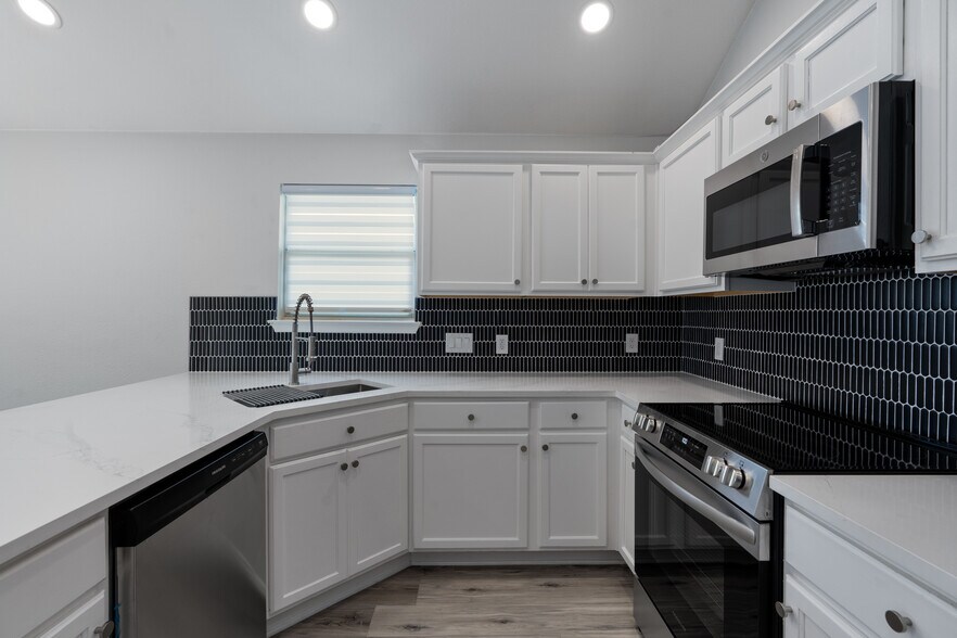 Building Photo - 16512 Trevin Cv