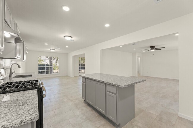 Building Photo - 22019 Kenchester Dr