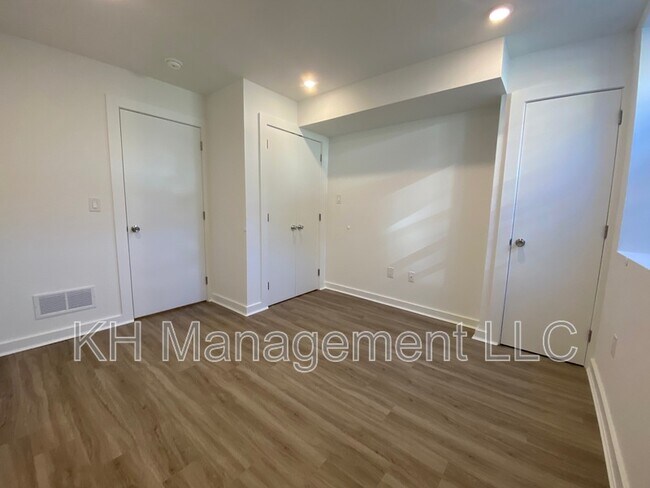 Building Photo - 976 N 45th St