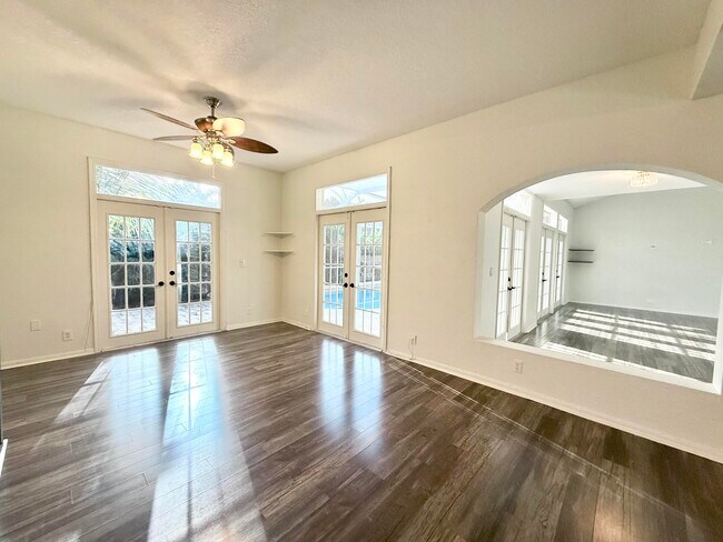 Building Photo - 10921 Haydn Dr