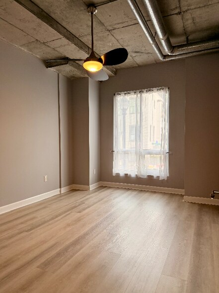 Building Photo - 711 Cosmopolitan Dr NE