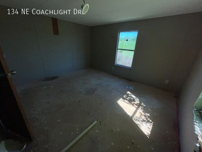 Building Photo - 134 Coachlight Dr