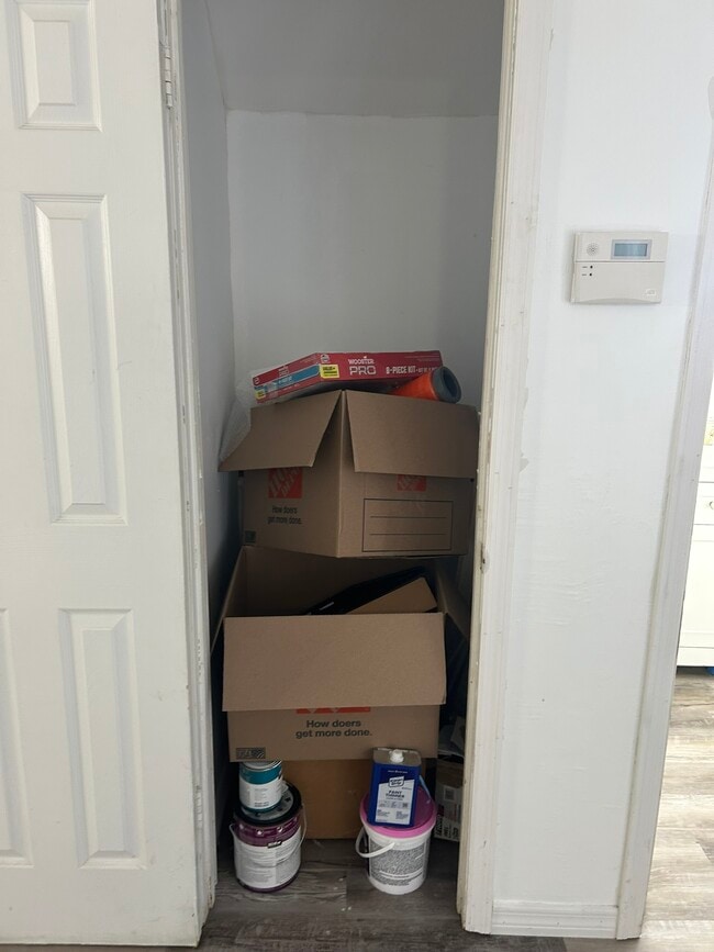 Building Photo - 3980 Crayrich Cir