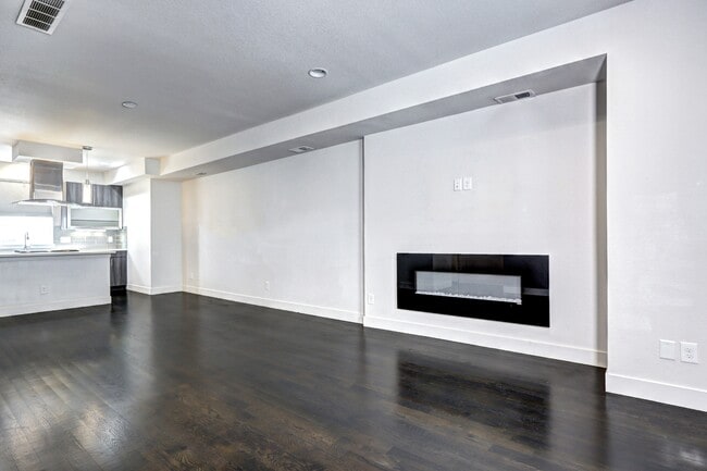 Building Photo - 1623 Julian St