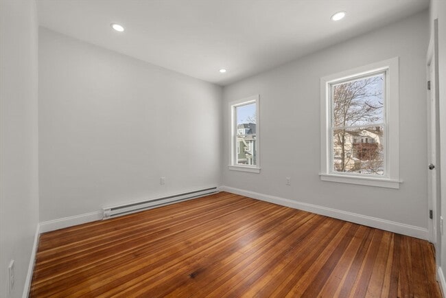 Building Photo - 53 Woodford St