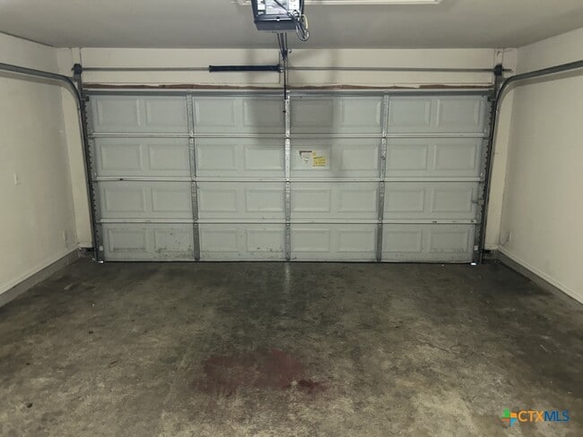 Building Photo - 4402 Golden Gate Dr