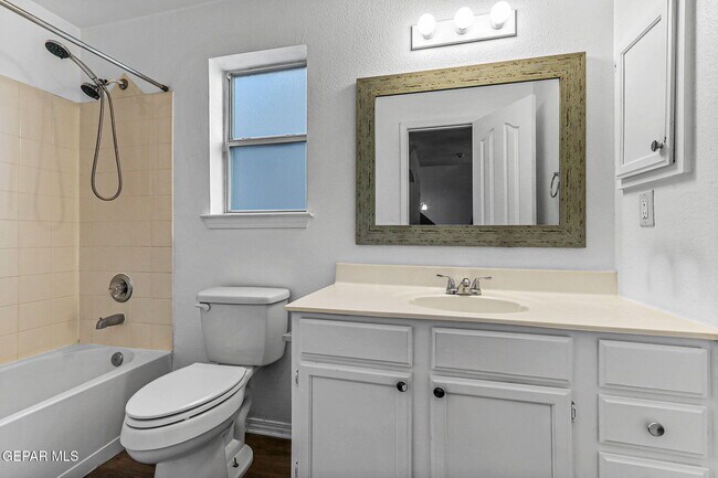 Building Photo - 10737 Pleasant Sand Dr