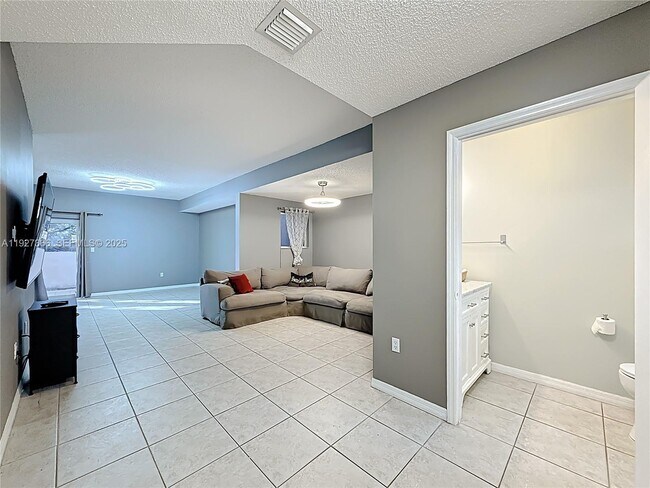 Building Photo - 5955 SW 99th Terrace