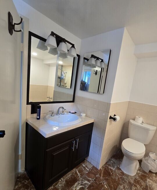 Building Photo - 1481 Benedict Canyon Dr