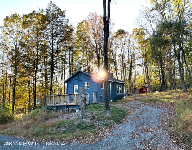 Building Photo - 2465 Glasco Turnpike