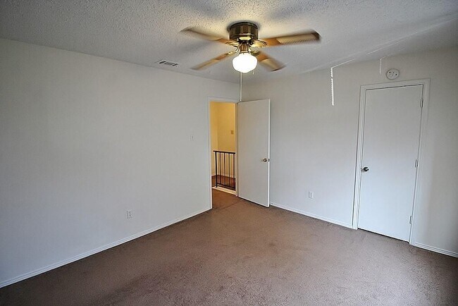 Building Photo - 115 Austin Stone Dr