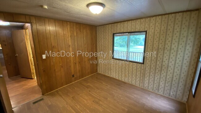 Building Photo - 2036 Mt Olive Rd