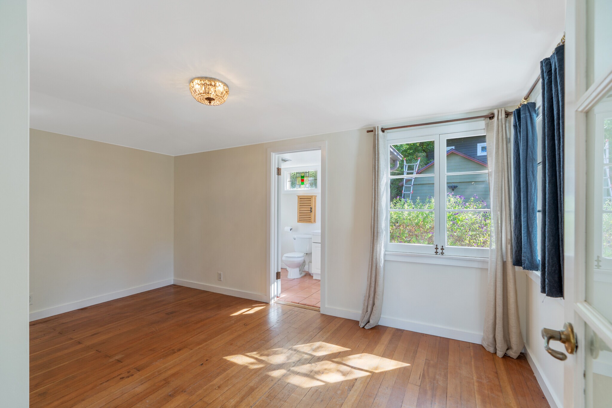 Building Photo - 109 Muerdago Rd