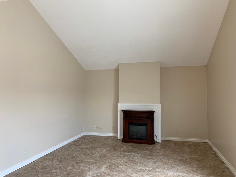 Building Photo - 1419 California St