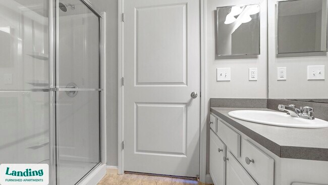 Building Photo - 6460 Chelsea Glen Dr