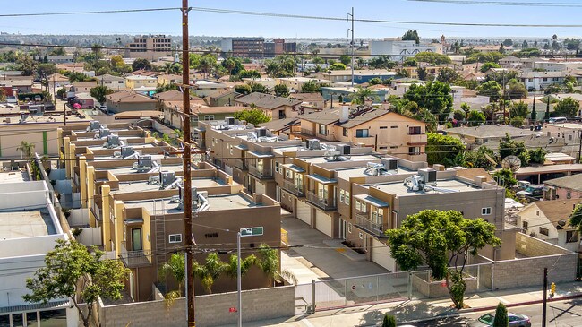 Building Photo - 11418 S Inglewood Ave
