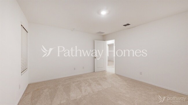 Building Photo - 1352 Plum Rd