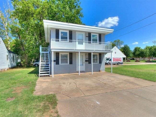 Building Photo - 203 E Brooks St