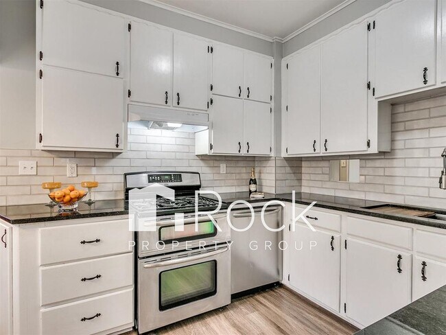 Building Photo - Remodeled 3 Bedroom Bungalow in OKC's Plaza District *Half Off 1st Month's Rent*