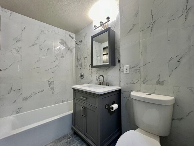 Building Photo - 2020 SE 154th Ave