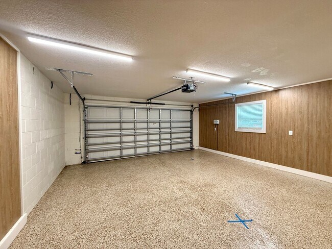 Building Photo - GORGEOUS, COMPLETELY REDONE 3/2 MAITLAND H...