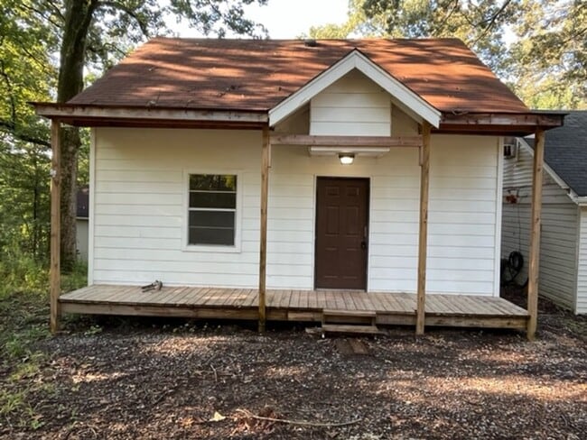 Primary Photo - Renovated 1 Bedroom 1 Bath Loft for Rent!!