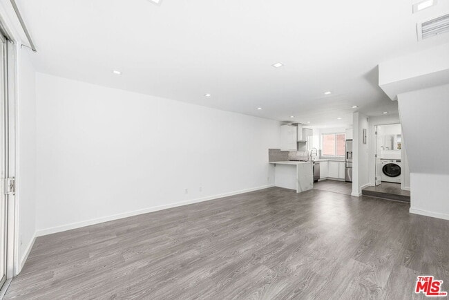 Building Photo - 11652 Chenault St