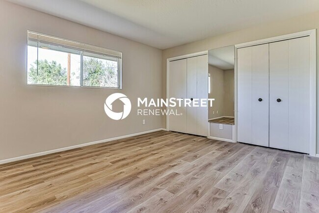 Building Photo - 4 Bedroom Pet-Friendly Home in Mesa, AZ with Main Street Renewal
