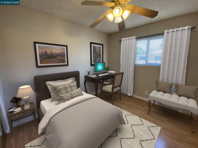 Building Photo - 2118 Peppertree Way