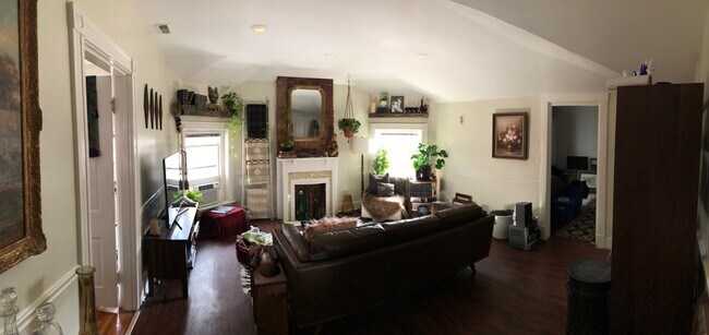 Primary Photo - 406 Fountain Ct